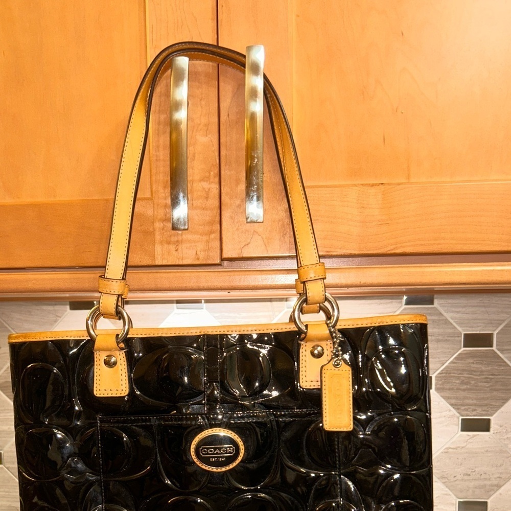 Coach Authentic Peyton Embossed Black Patent Leather Medium Tote F22322 MSRP$298 - Picture 11 of 11